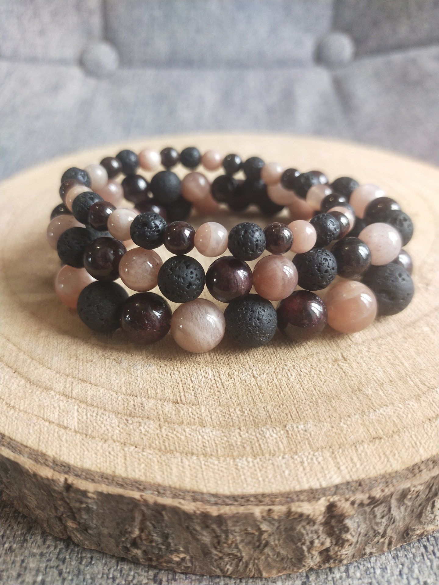 Bracelet Grenat / Pierre de lave / Pierre du soleil