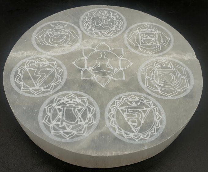 Plaque en selenite 7 chakras