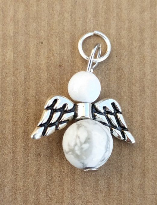 Pendentif ange Howlite