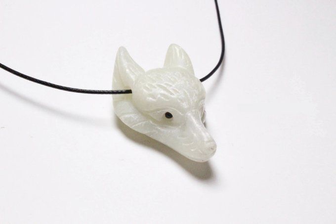 Tête de loup Jade blanc