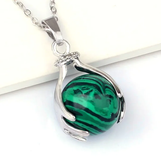 Pendentif Malachite boule et main