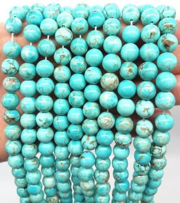 Turquoise (howlite teinté) au fil