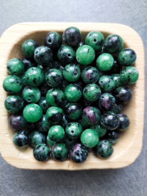 Perle Rubis sur zoisite à l'unité