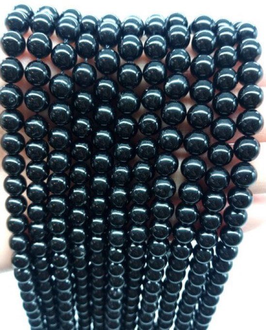 Perles Spinelle noir au fil